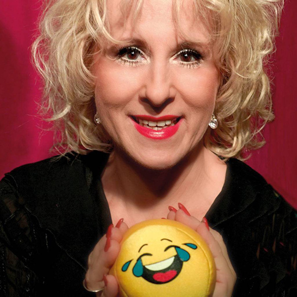 Andrea Lipka: Männerschnupfen & Frauenticks Warum Frauen nichts zum Anziehen haben und Männer an „leichter Erkältung“ fast sterben – Andrea Lipka nimmt mit viel Witz und Charme die kleinen Eigenheiten der Geschlechter aufs Korn. Ein kabarettistischer Abend voller Wahrheiten, Lacher und Augenzwinkern!