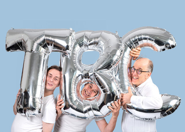 WOMERSCHOMA bei TBC – Fränkisch-preußische Scherzfusion Seit 40 Jahren sorgt das Trio mit bissigem Humor, Satire und Wortspiel für Lachstürme – ob Weltpolitik oder Lokalposse, hier bleibt kein Auge trocken und kein Publikum verschont. Zu lustig für Kabarett, zu scharf für Comedy – einfach ein Muss!