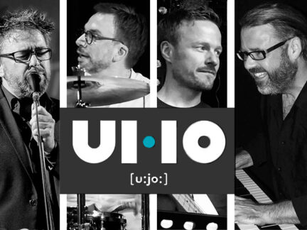 UI•IO interpretieren bekannte Songs neu und verbinden Neo-Soul, Funk, Jazz und Minimal Pop zu groovigen, eigenständigen Arrangements.